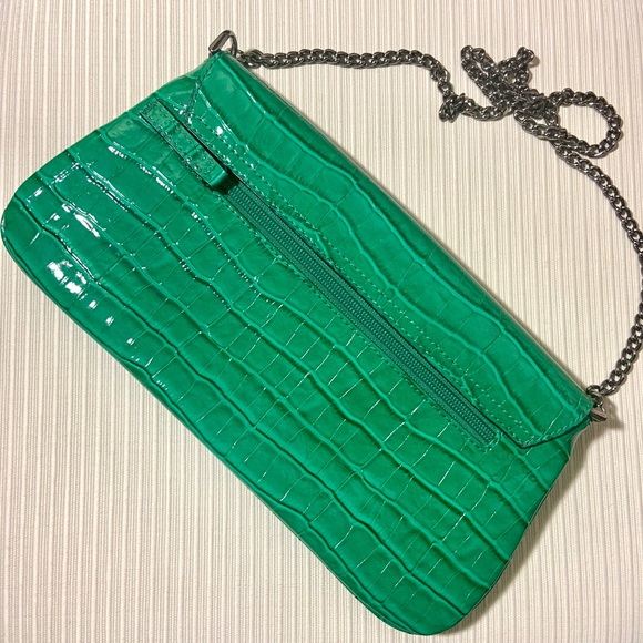 💚Guess shoulder bag/ clutch - Picture 2 of 2